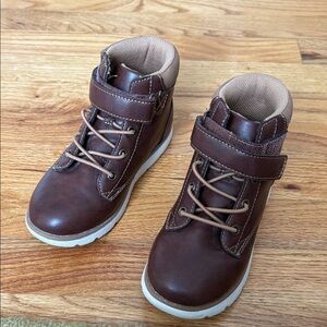 STRIDE RIGHT Brown VELCRO closure boys Kids Boots
